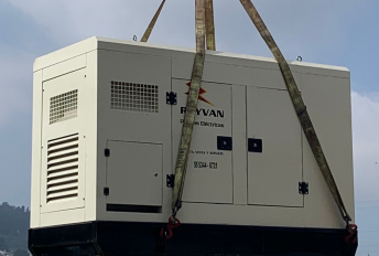 Planta de luz industrial a diésel de 150 KVA de Royvan para proyectos de construcción pesada.